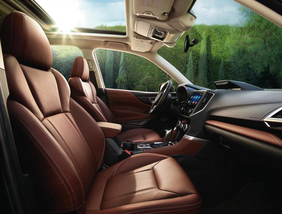 Интерьер Subaru Forester Touring 2018 года  (NA) (фото 6 из 27)
